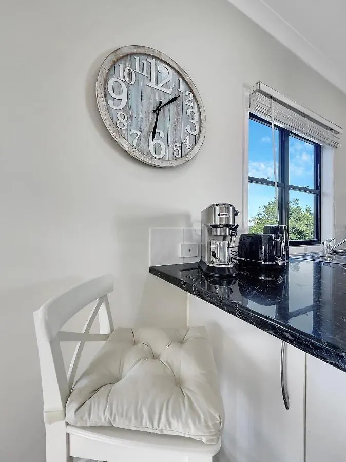 Serene Beachside Apartment Marcoola 0*,