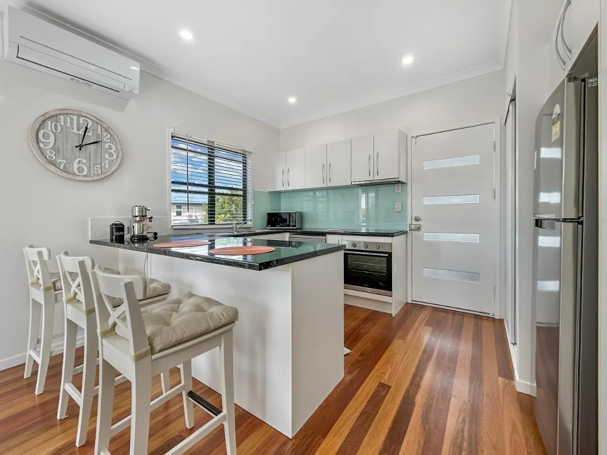 Serene Beachside Apartment Marcoola