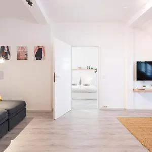 https://2-bedroom-top-floor-apartment-direct-on-marienplatz.com-bavaria.com